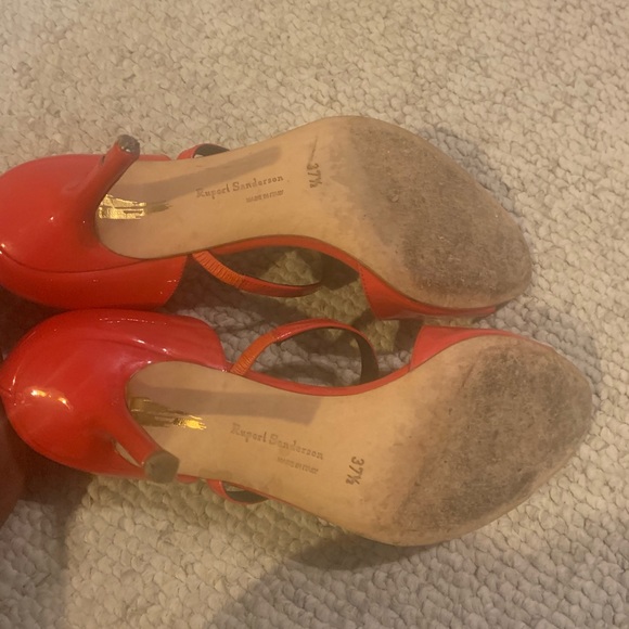 Red heels - Picture 3 of 3